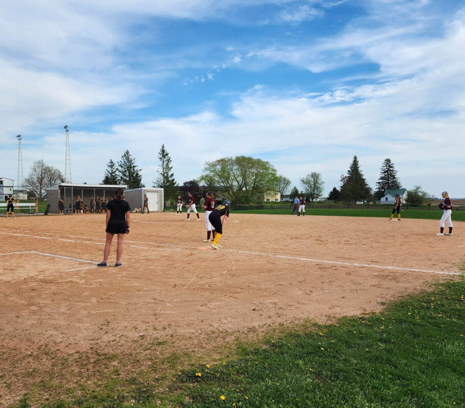 Cashton Softball with players in field.