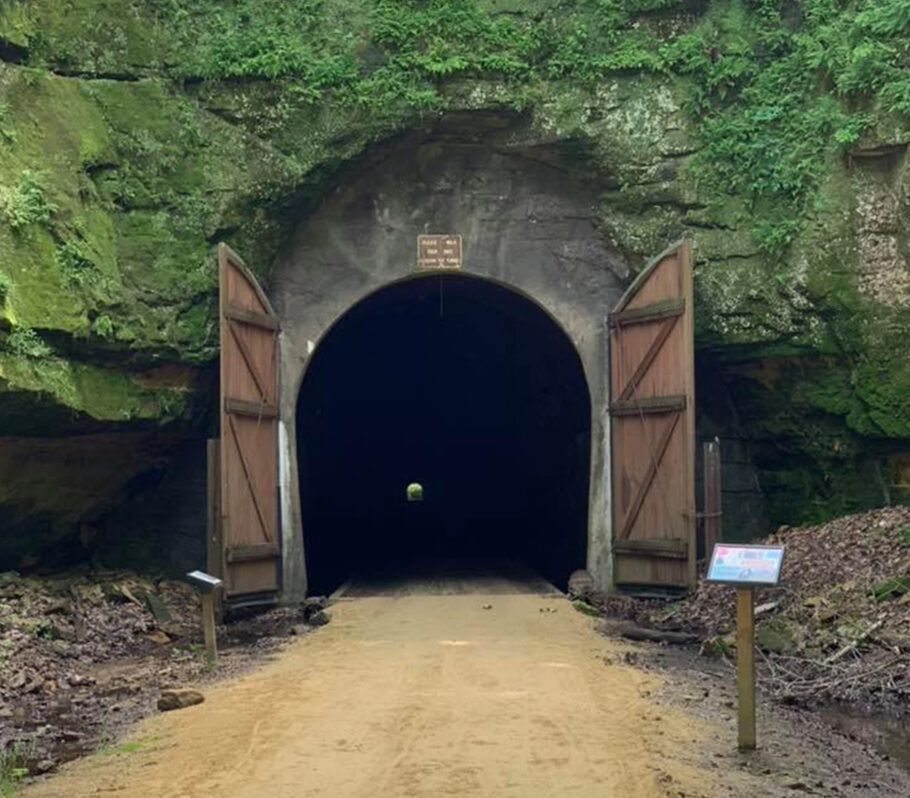 Elroy-Sparta Trail. Image of entrance of tunnel.